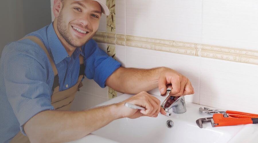 Expert burst pipe repair services in Tunas, MO